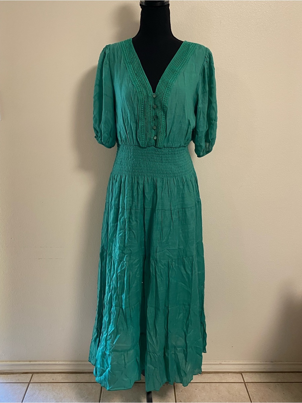 J.Gee Green Maxi Dress Women’s Size Large V-Neck Smocked Waist Maxi Dress